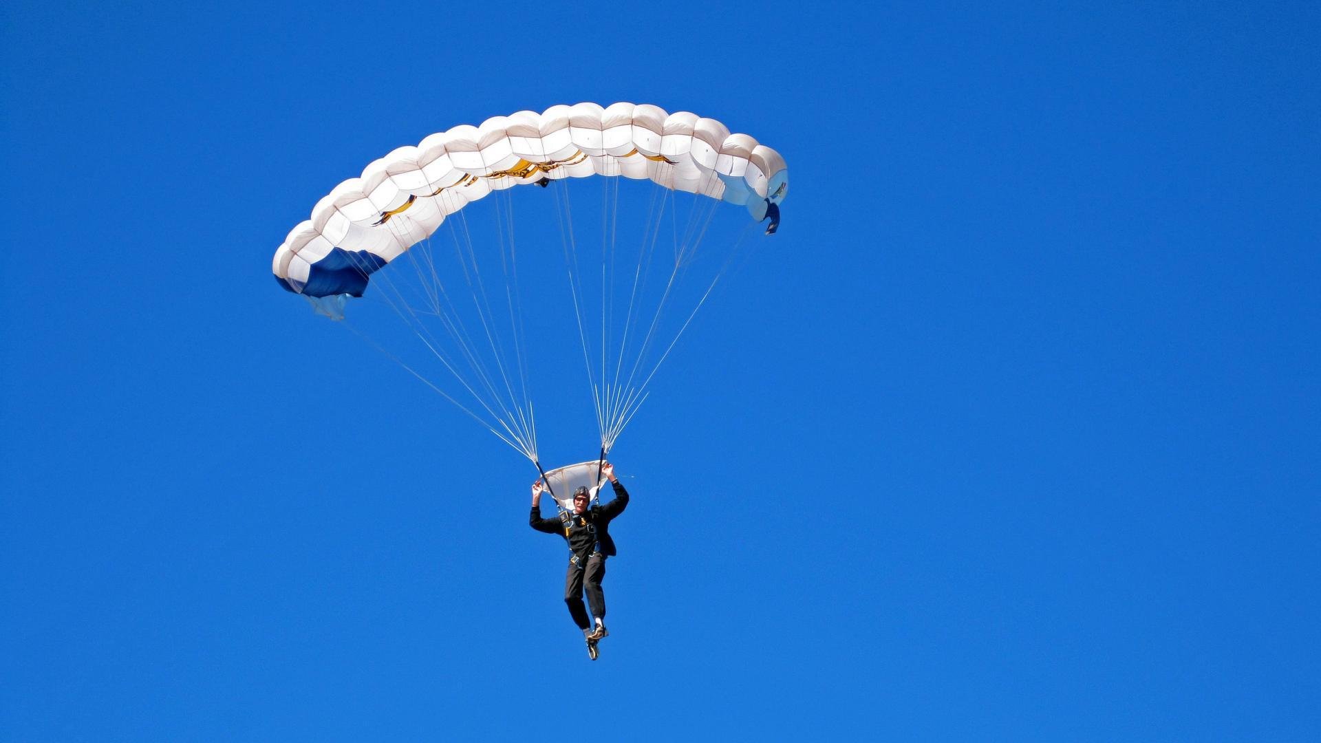 桑搏国际擂台对抗赛 摔投与打击自由转换观赏性十足