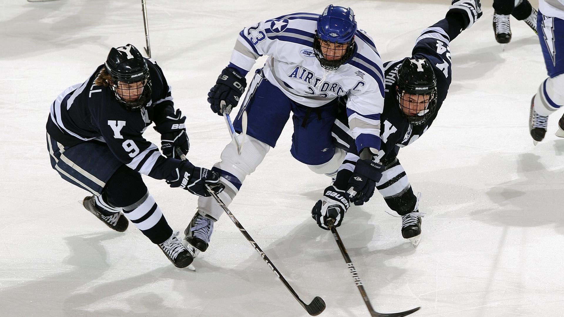 球迷疯狂讨论：本周最精彩足球比赛